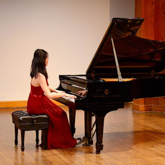 Meet your Posher, Vanessa - Picture 1 of 1